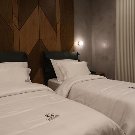 Garden Boutique Hotel Tirana Exteriör bild