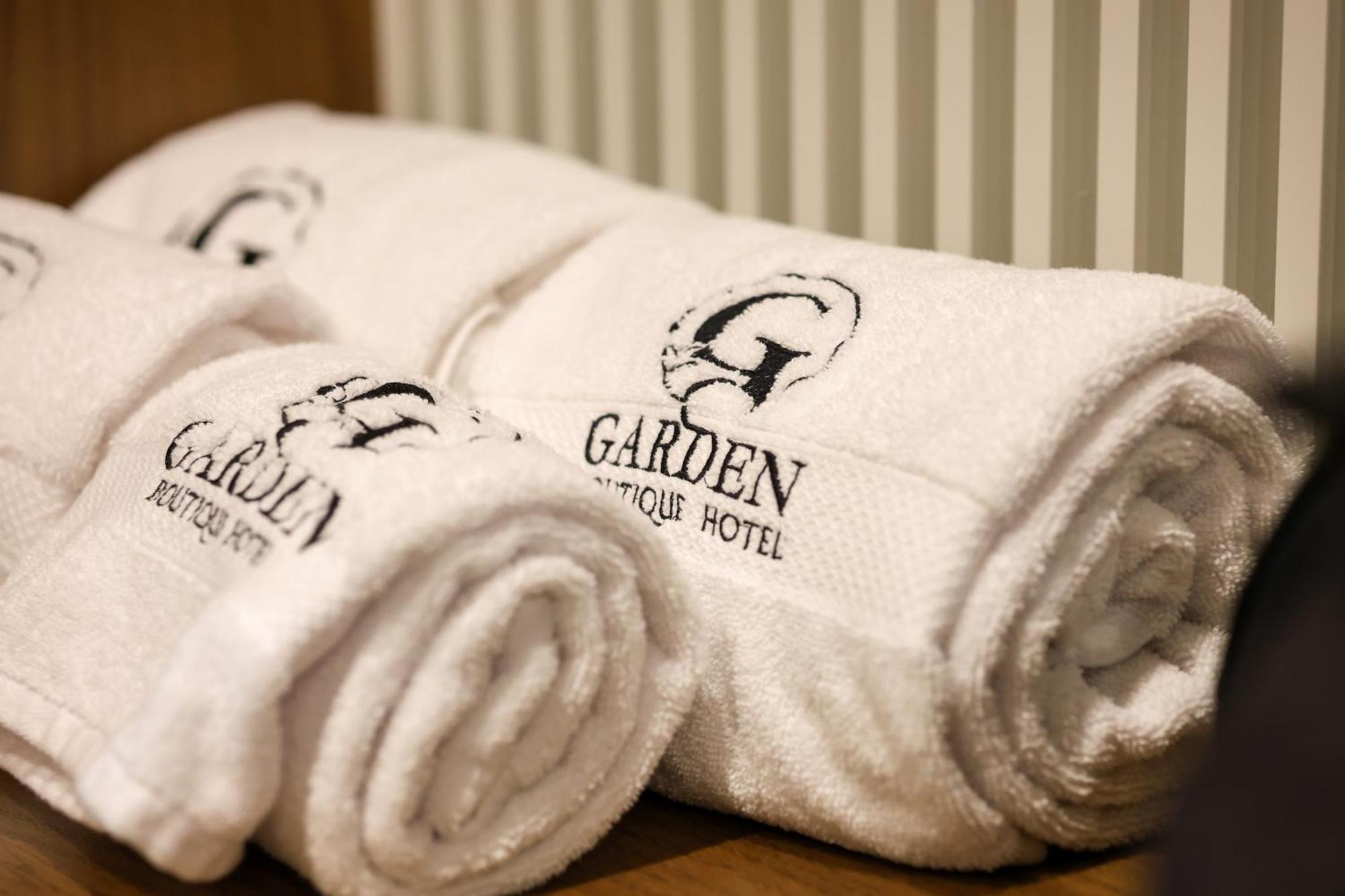 Garden Boutique Hotel Tirana Exteriör bild