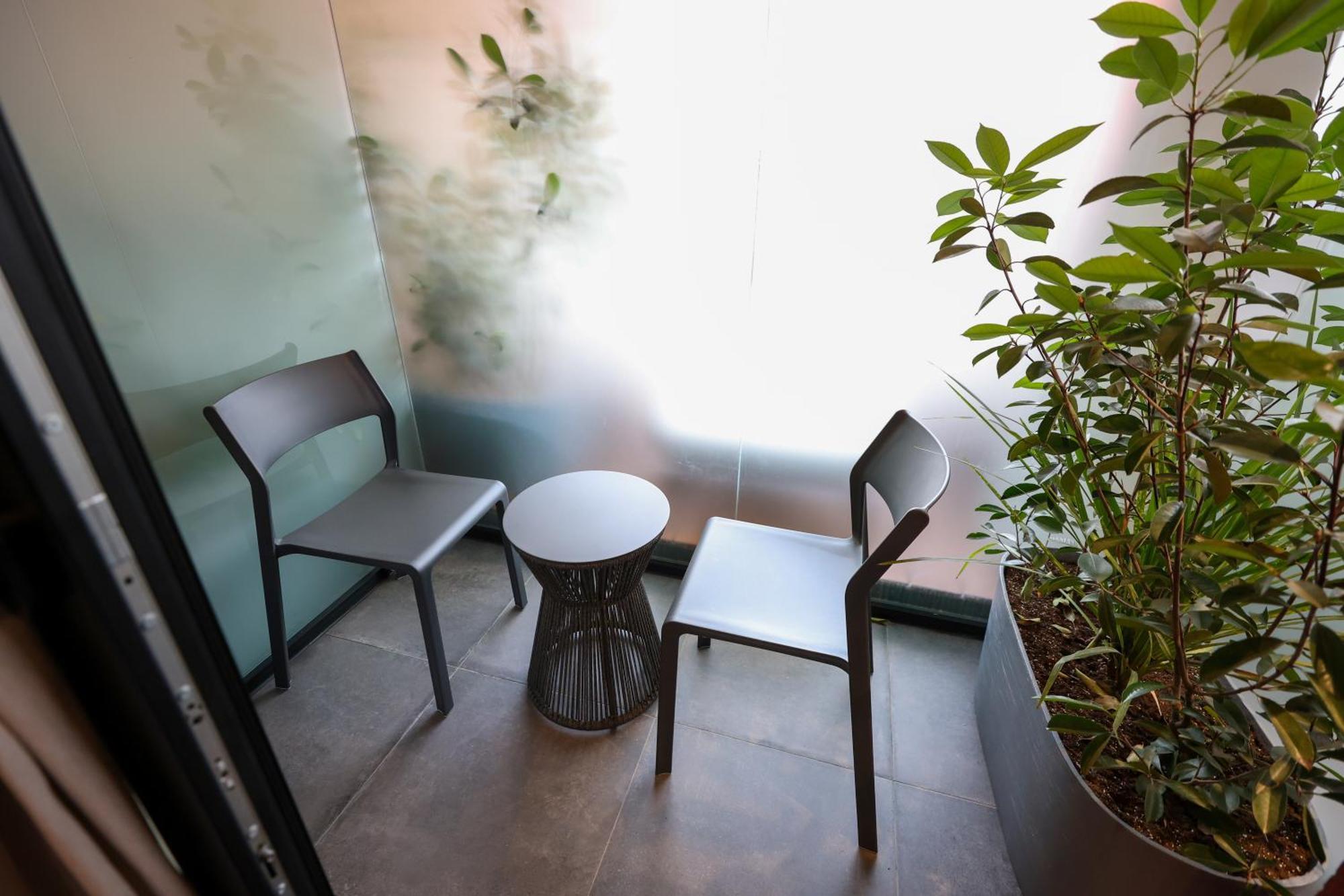 Garden Boutique Hotel Tirana Exteriör bild