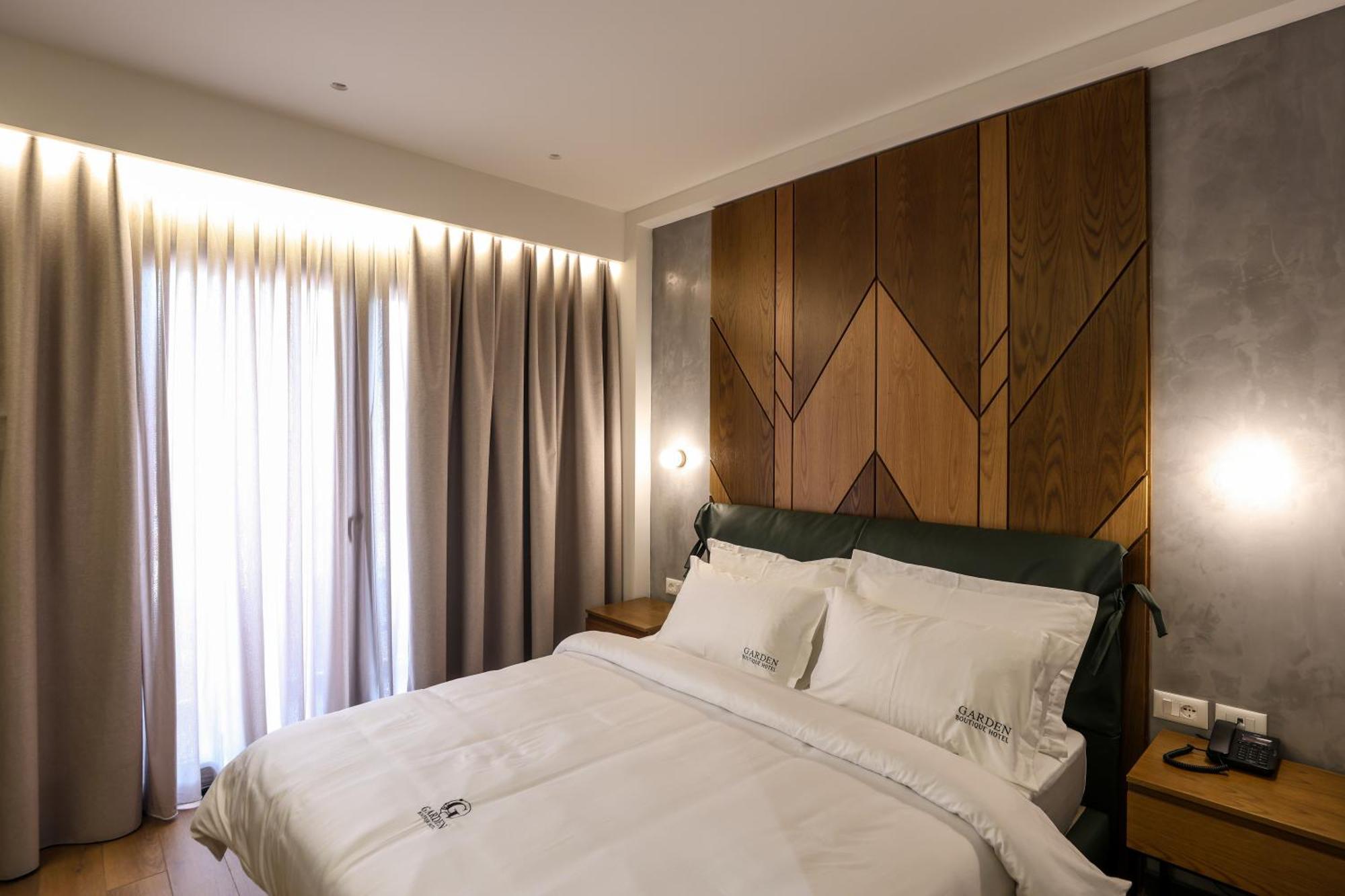 Garden Boutique Hotel Tirana Exteriör bild